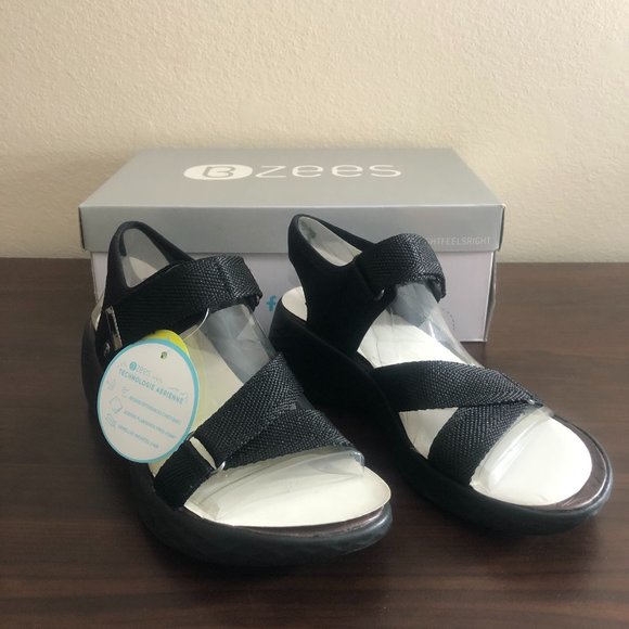 BZees Jive Velcro Strapped Sport Sandals Black Womens Size 7 - Picture 1 of 8
